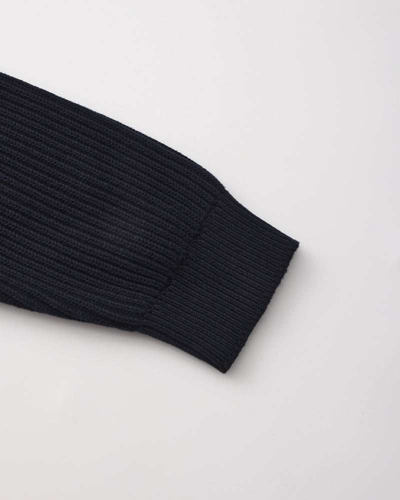 Gerippter Rundhalsausschnitt